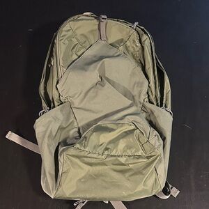 Vertx Long Walks 28L Backpack Canopy Green